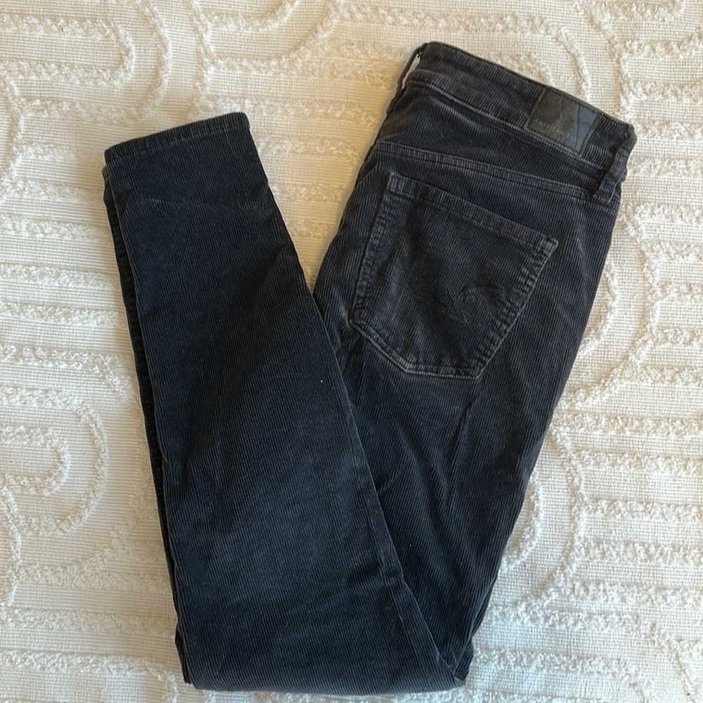 American Eagle - Black Corduroy Jeans! Size 8, worn about 6 times. Super Stretch
